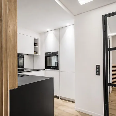 Apartment Vacatella - Les Pins Ensoleilles, Contemporain Avec Balcon Et Apercu *