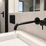 Apartman Vacatella - Les Pins Ensoleilles, Contemporain Avec Balcon Et Apercu Sainte-Maxime