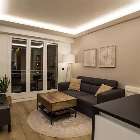 Apartment Contemporain, Balcon Avec Apercu