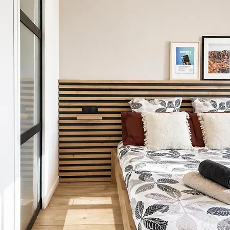 Vacatella - Les Pins Ensoleilles, Contemporain Avec Balcon Et Apercu * Sainte-Maxime