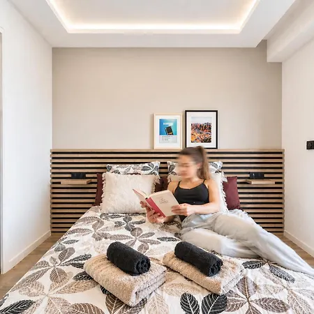 Vacatella - Les Pins Ensoleilles, Contemporain Avec Balcon Et Apercu