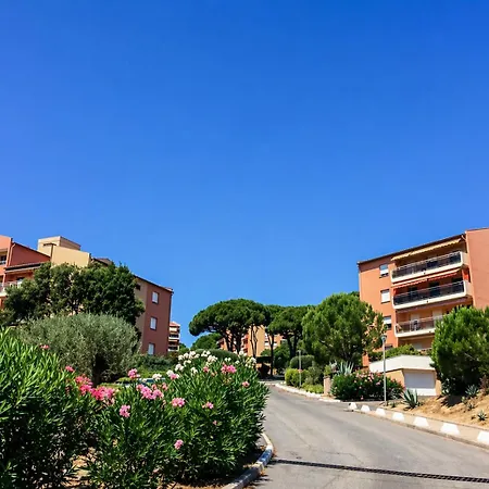 Vacatella - Les Pins Ensoleilles, Contemporain Avec Balcon Et Apercu Apartman *