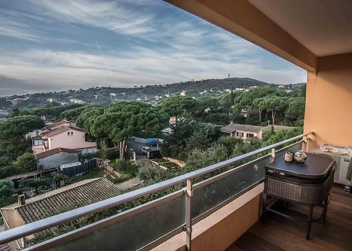 Contemporain, Balcon Avec Apercu Сент-Максим